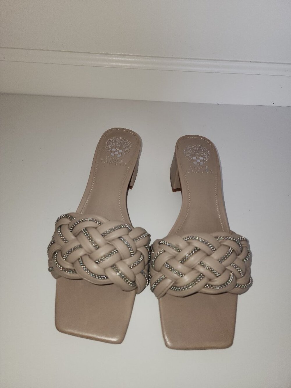 Vince Camuto Sandal Braided Zipper Deatail Size 9